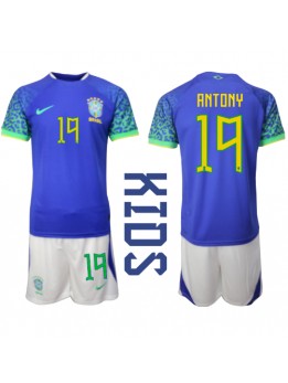 Otroški Nogometna dresi replika Brazilija Antony #19 Gostujoči SP 2022 Kratek rokav (+ hlače)